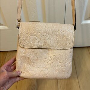Patricia Nash cream crossbody